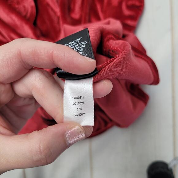 Torrid NWT red velvet shirred front off the shoulder top - Picture 7 of 9